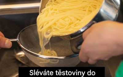 Zde je důvod, proč byste nikdy neměli slévat těstoviny do dřezu