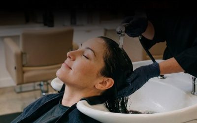 Dermatolog: Objevte ideální frekvenci mytí vlasů