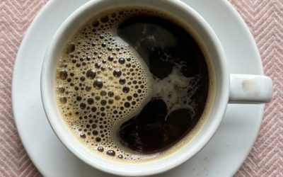 Lékaři odhalují, že pití kávy každé ráno způsobuje toto…