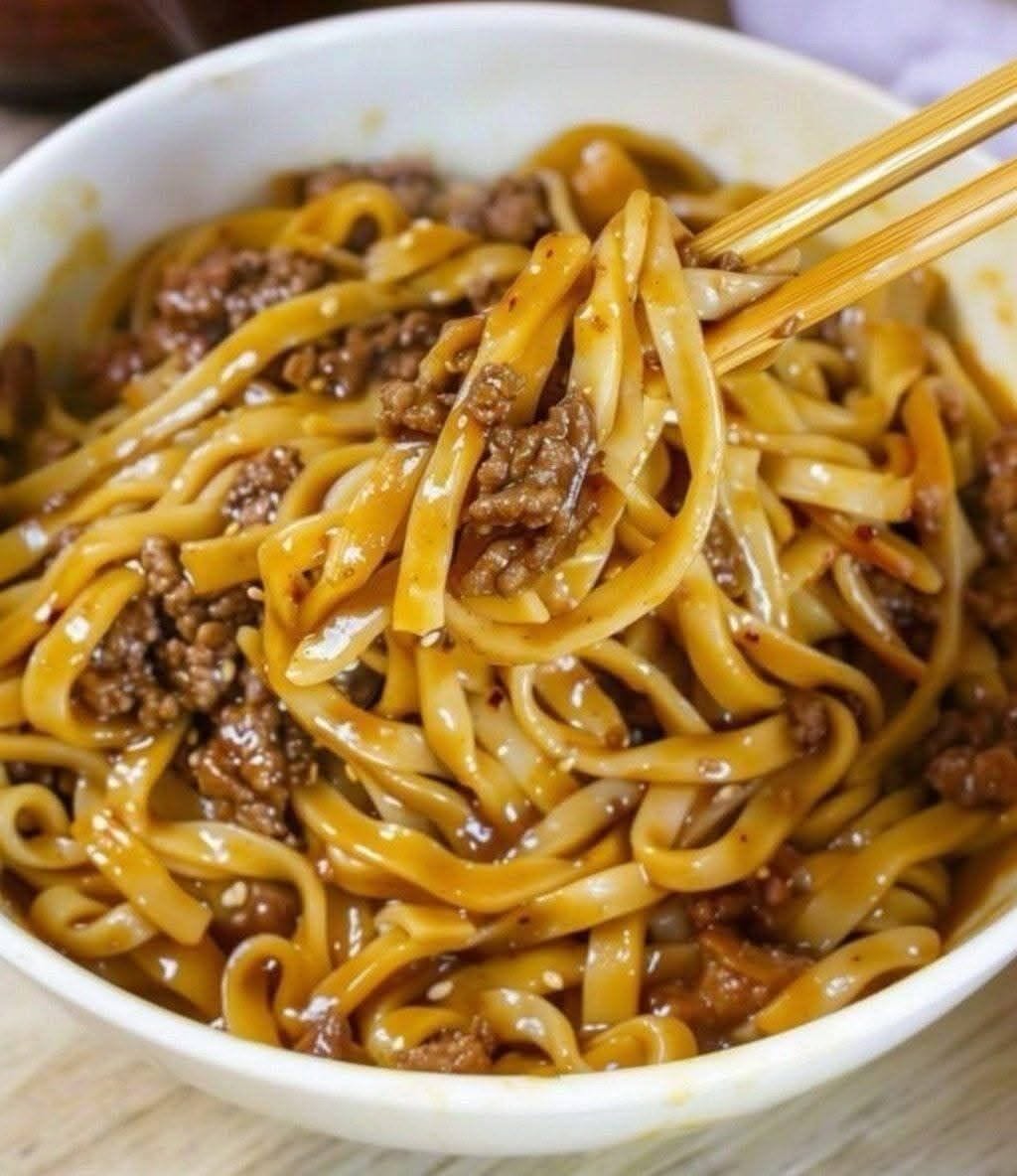 Snadné Lo Mein s mletým hovězím – voňavá večeře na každý den
