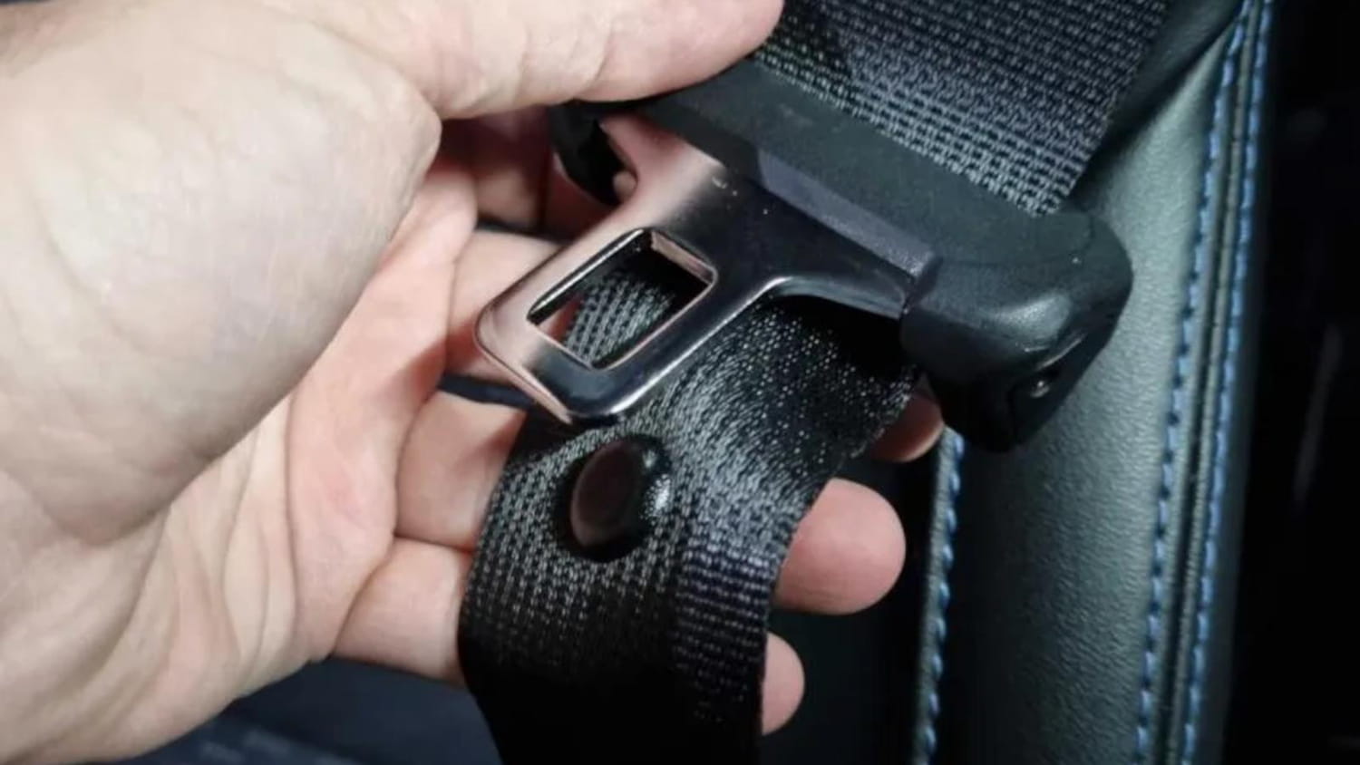 Nečekané tajemství tohoto drobného detailu na vašem bezpečnostním pásu