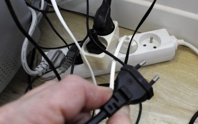 Buďte opatrní s těmito 5 elektrickými zařízeními, která musíte bezpodmínečně odpojit od prodlužovacích kabelů.